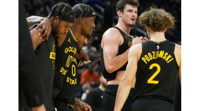 Warriors-Star Jimmy Butler fällt bei Sieg über Heat mit einer Verletzung des rechten Knies