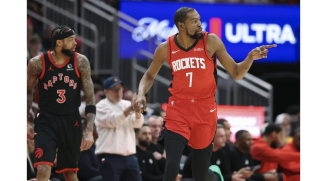 Raketen öffnen enges Spiel im 4., schlagen Raptors ab