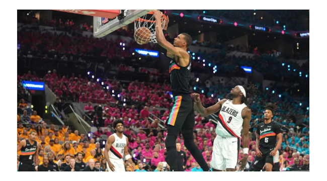 Victor Wembanyama schreibt Geschichte, als Spurs Blazers in Spiel 1 überlebt