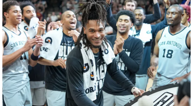 Julian Champagnie darüber, warum die San Antonio Spurs in dieser Saison zum Titelbewerber geworden sind