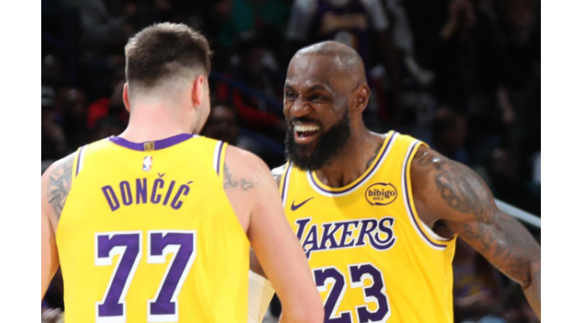 LeBron sagt, er passt sein Spiel um Luka, wie es sein sollte