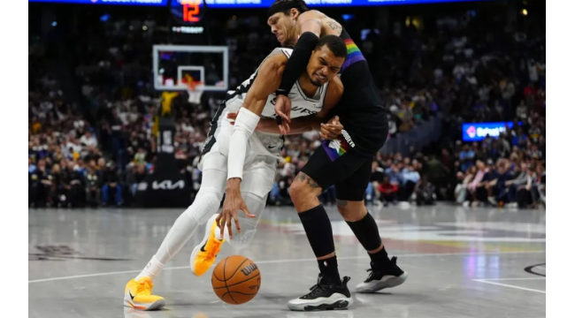 NBA-Roundup: Nuggets schnappen Spurs' 11-Spiel-Sieg-Reihe in der Überstunde