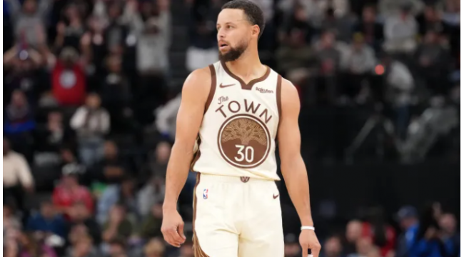 Warriors prognostiziert, Stephen Curry mit steigenden $ 3,6 Millionen Mavericks durch Buyout vorwärts zu paaren