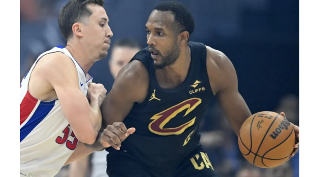 Cavaliers verlängern nach Hause gewinnen Reihe, Hand Kolben seltenen Verlust