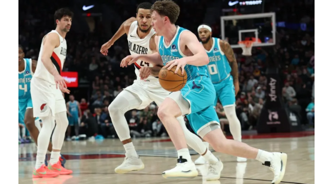 Hornets stürmen von 19 nach unten zurück, um Trail Blazers zu besiegen