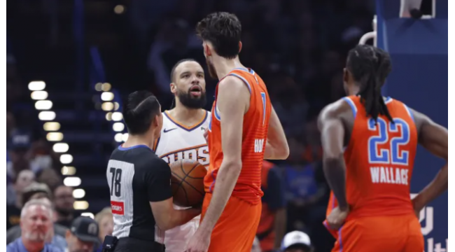 Chet Holmgren schaltet Dillon Brooks vor dem zweiten Spiel der NBA-Playoffs