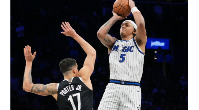 Banchero Banken in 3-Pointer bei OT Buzer, um Magic vor Nets zu heben, 104-103