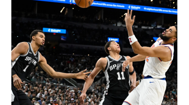 Spurs' Victor Wembanyama verlässt Spiel gegen Knicks mit 'leichter' linken Knie Hypertension