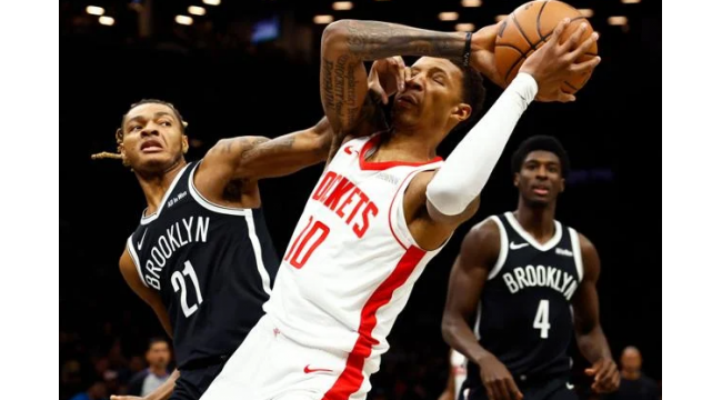 Durant und Thompson führen die Rockets über die Nets 120-96 für ihren vierten Sieg in Folge
