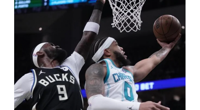 Antetokounmpos Dunk in den letzten Sekunden gibt Bucks 122-121 Sieg über Hornets