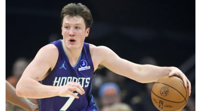 Kon Knueppel hält Stephen Curry Rekord, kann es am Dienstag in Chicago brechen