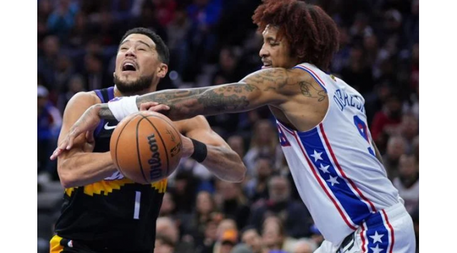 Booker erzielt 27, Green fügt 12 hinzu als Gegenleistung für die Suns in einem 116-110-Sieg über die 76ers