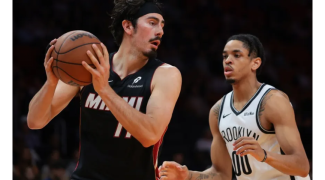 Hitze geben Nets ihren neunten Verlust in Folge in dominierender Mode