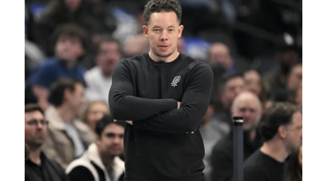 Spurs schütteln Roster mit spät Montag Nachmittag Two-Way-Deal