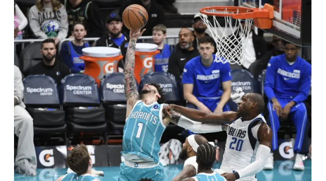 Hornets sprengen Mavericks zurück auf .500