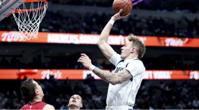 Lakers' 7-Fuß-G-League-Center verlässt Vertrag, um in den Philippinen zu unterzeichnen