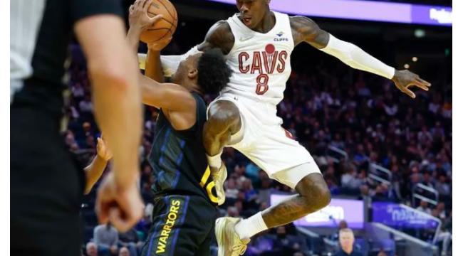 Cavs Star's Flying Kick auf Warriors Rookie Triggers Draymond Green als erwärmter Moment sich entfaltet