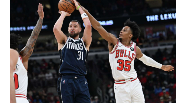 Bulls schlagen Mavericks 125-107, nachdem Kidd im ersten Viertel ausgestoßen wird