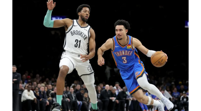 Jared McCain hilft an beiden Enden, als der rollende Thunder gegen Wizards geht